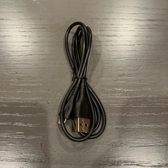 Wireless Charger, Seneo 2 in 1 Dual Wireless Charging Pad with iWatch Stand - Picture 13 of 15